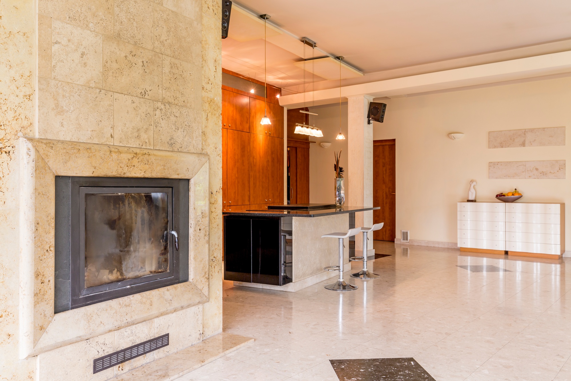 Light and spacious living room